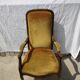 Fauteuil Voltaire garniture de velours jaune