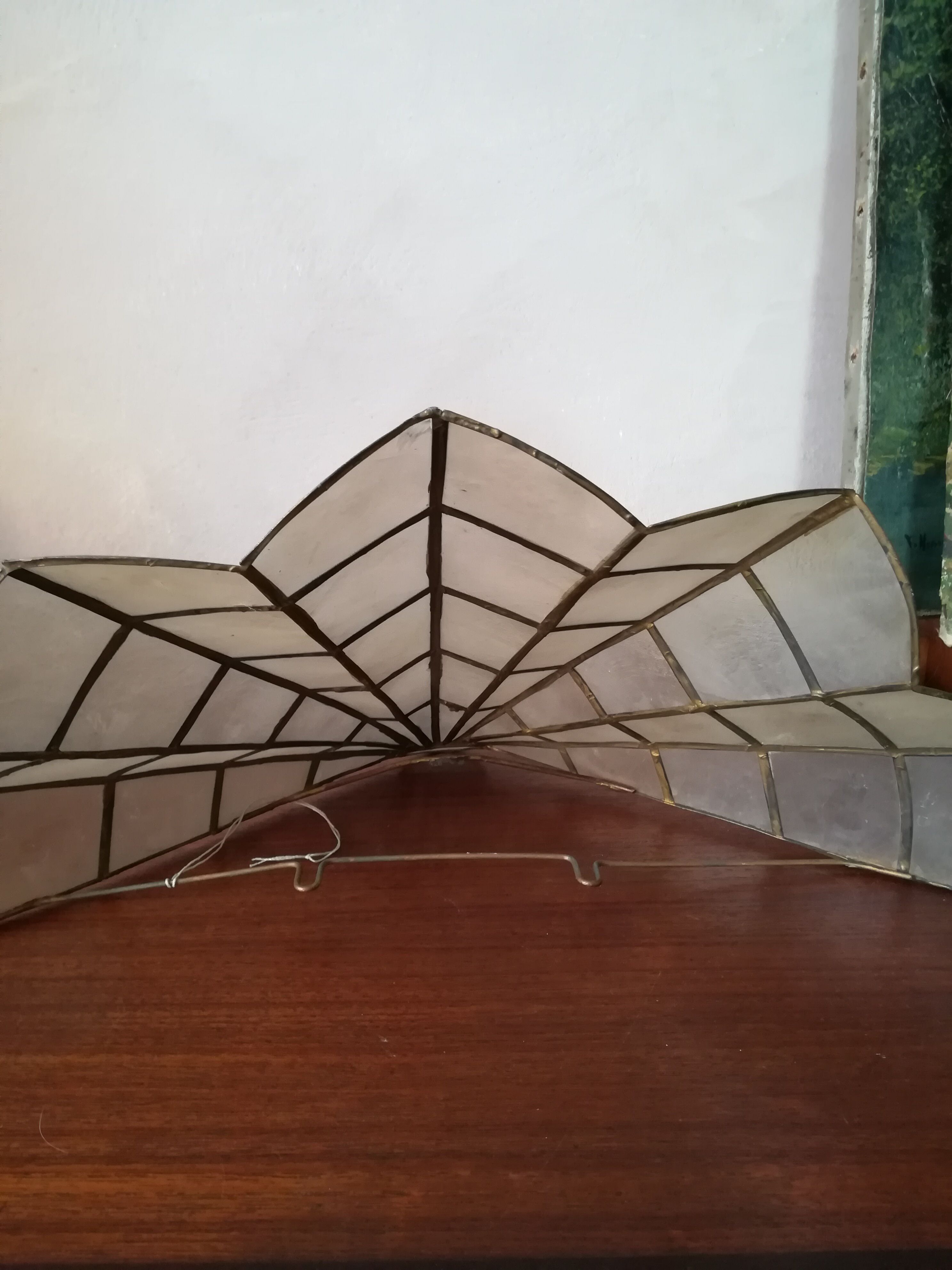 Sconce in mother-of-pearl and brass