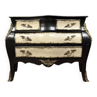 Commode galbée style Louis XV Baroque en bois laqué