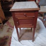 Table de nuit en pin et plateau en marbre blanc