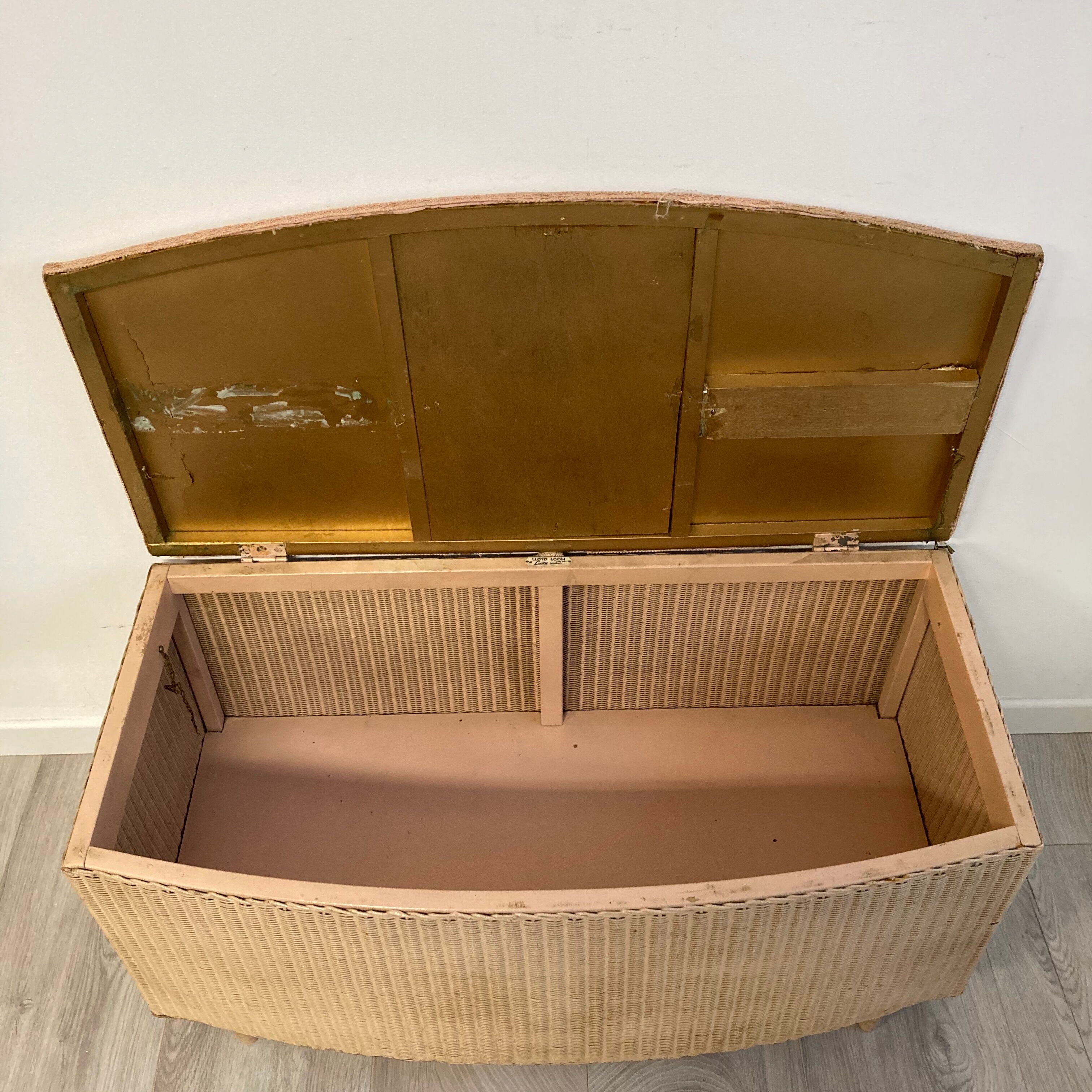 Lloyd Loom wooden box