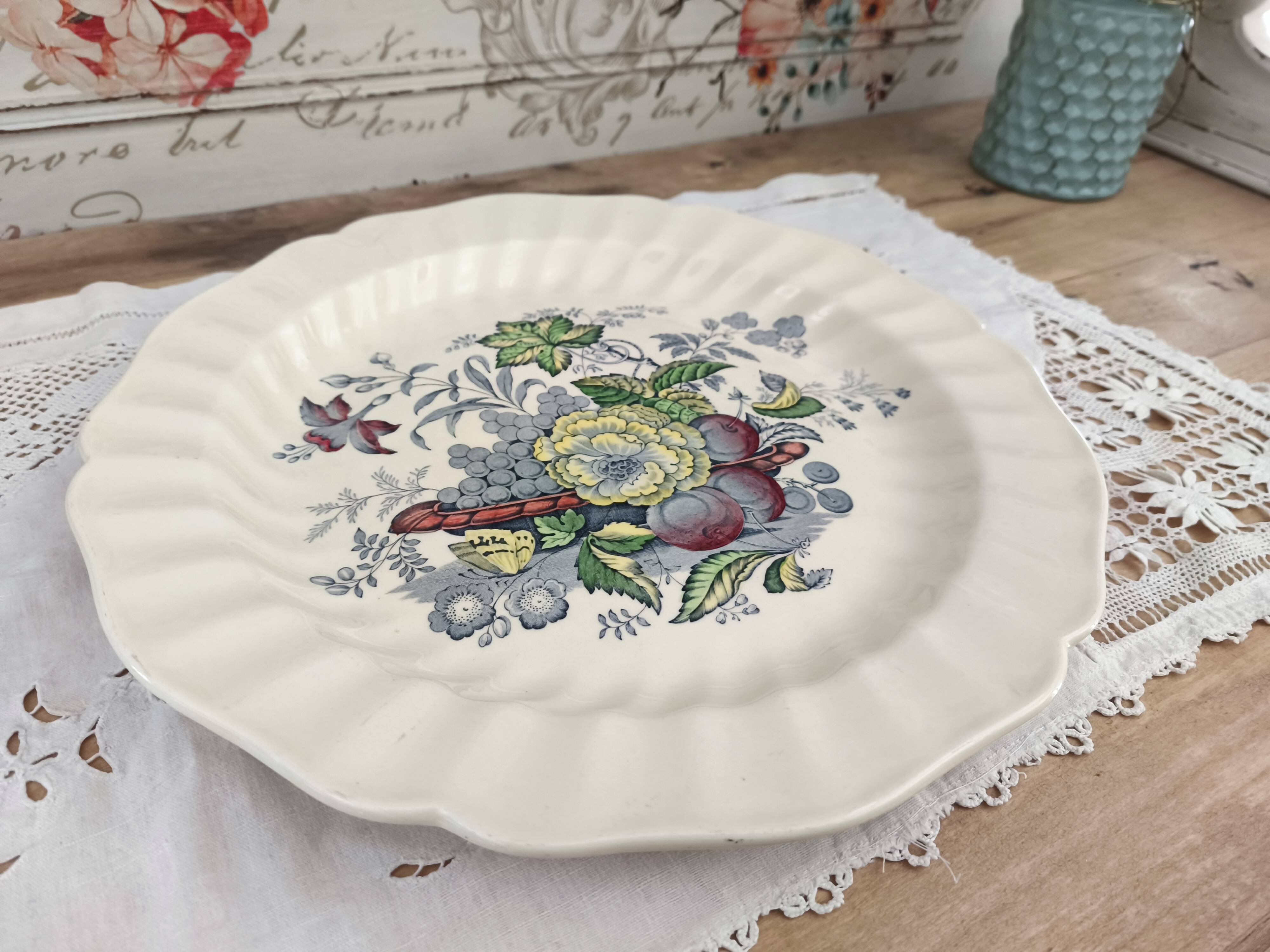 Grand plat rond Royal Doulton modèle The Kirkwood