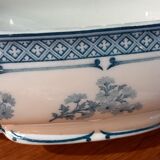 tureen and its display faience of st amand and Hamage model manon