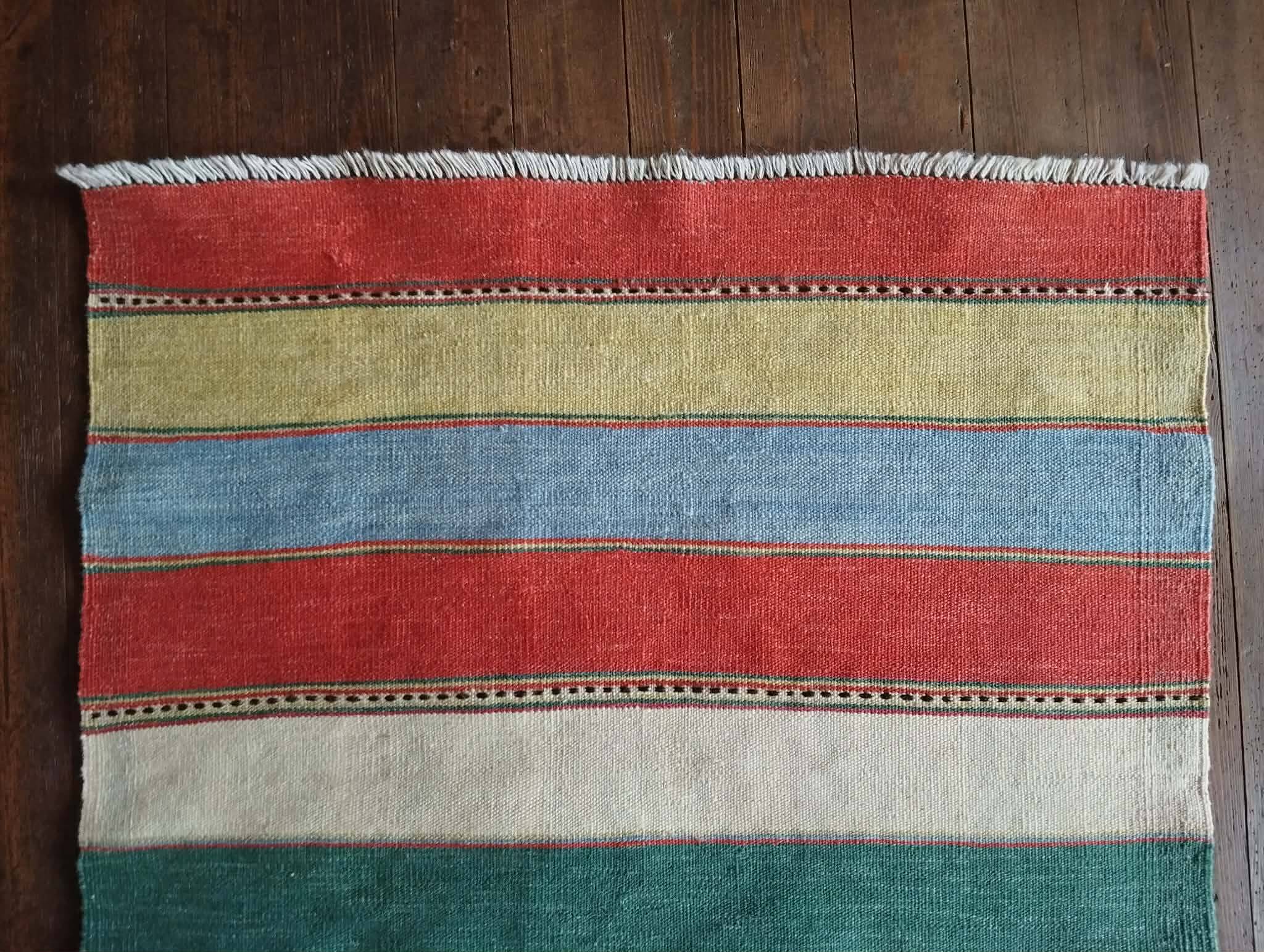 Handmade Persian Qashqai rug 165x110cm