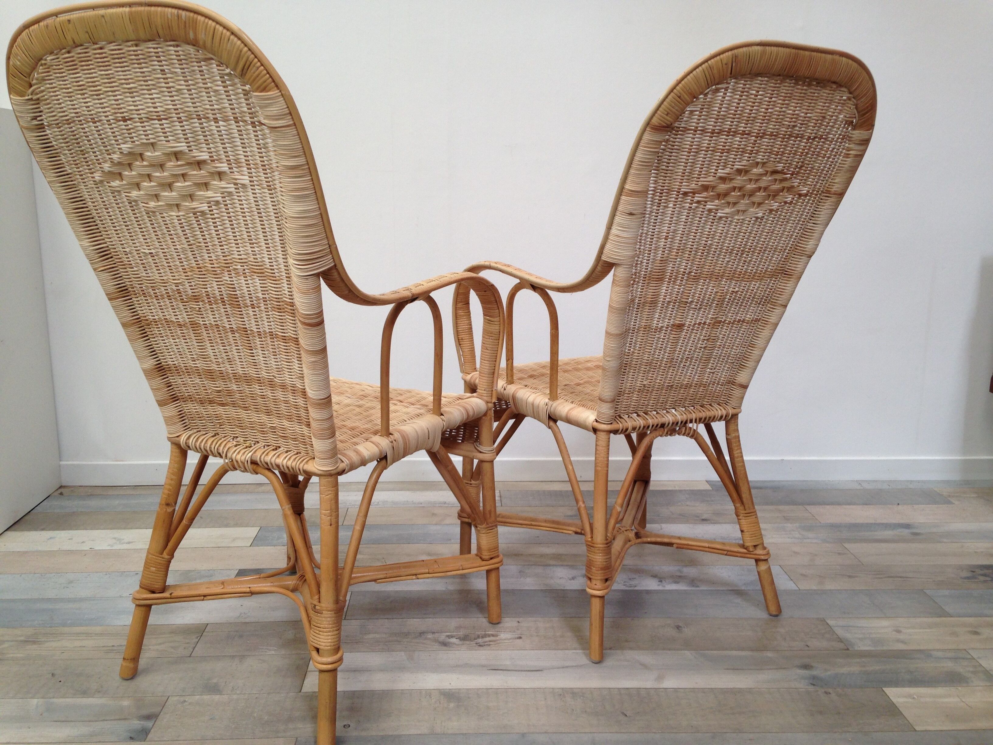 Paire de fauteuils en rotin
