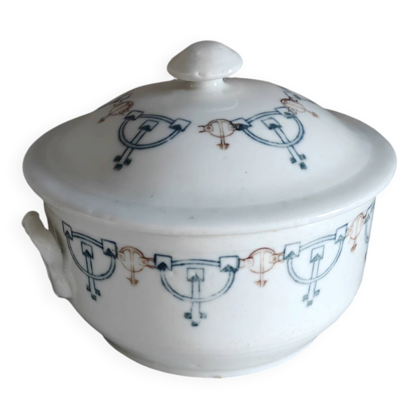 Soupière ancienne en porcelaine