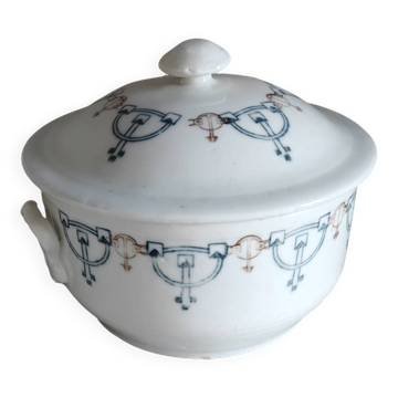 Small soup tureen