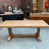 Farmhouse table and its 2 benches
