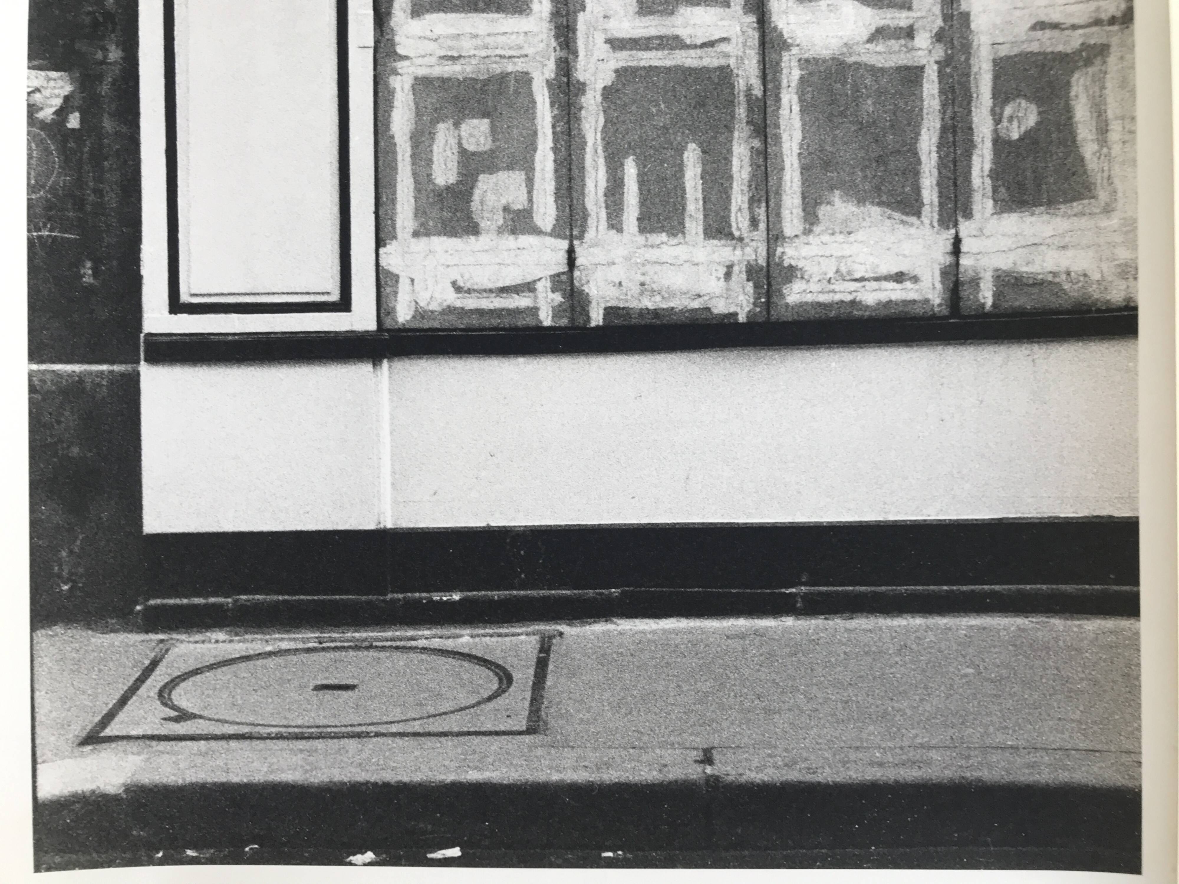 Rosine NUSIMOVICI, Untitled (Façade), c 1980. Black and white silver print