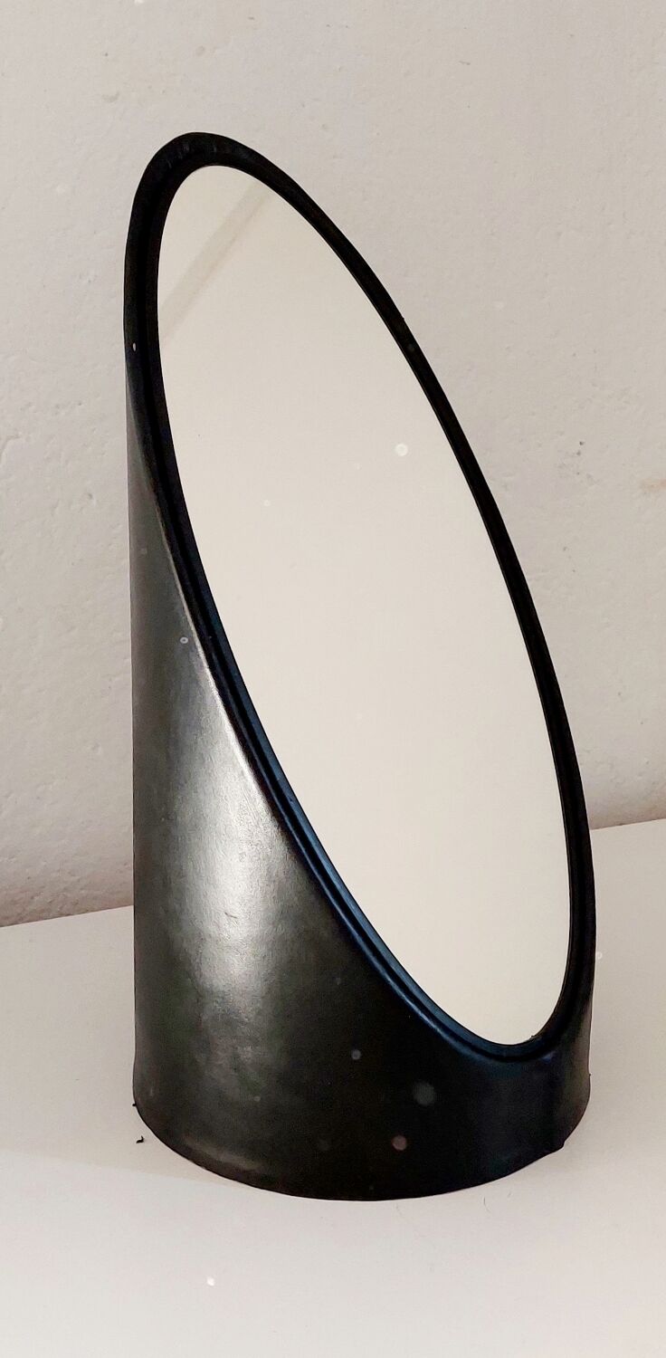 Lipstick leather table mirror