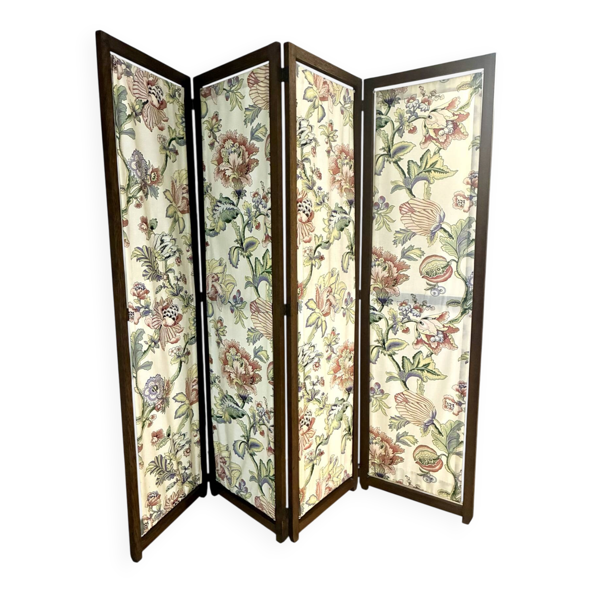 1950 oak screen with 4 panels in very good condition.