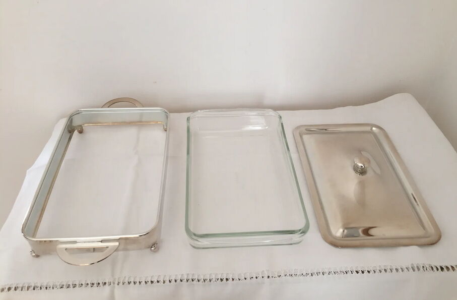 Plat de service en métal argenté composé de trois pièces