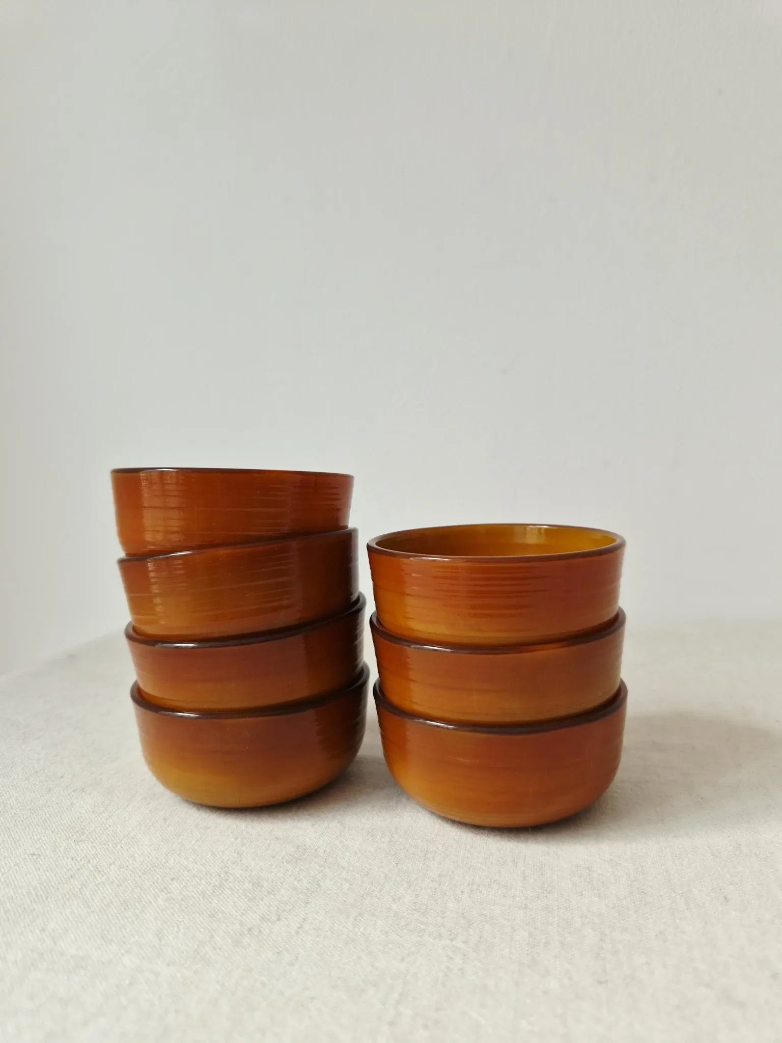 Lot de 7 petites coupelles vintage modèle "Volcan" '70s - Arcopal 