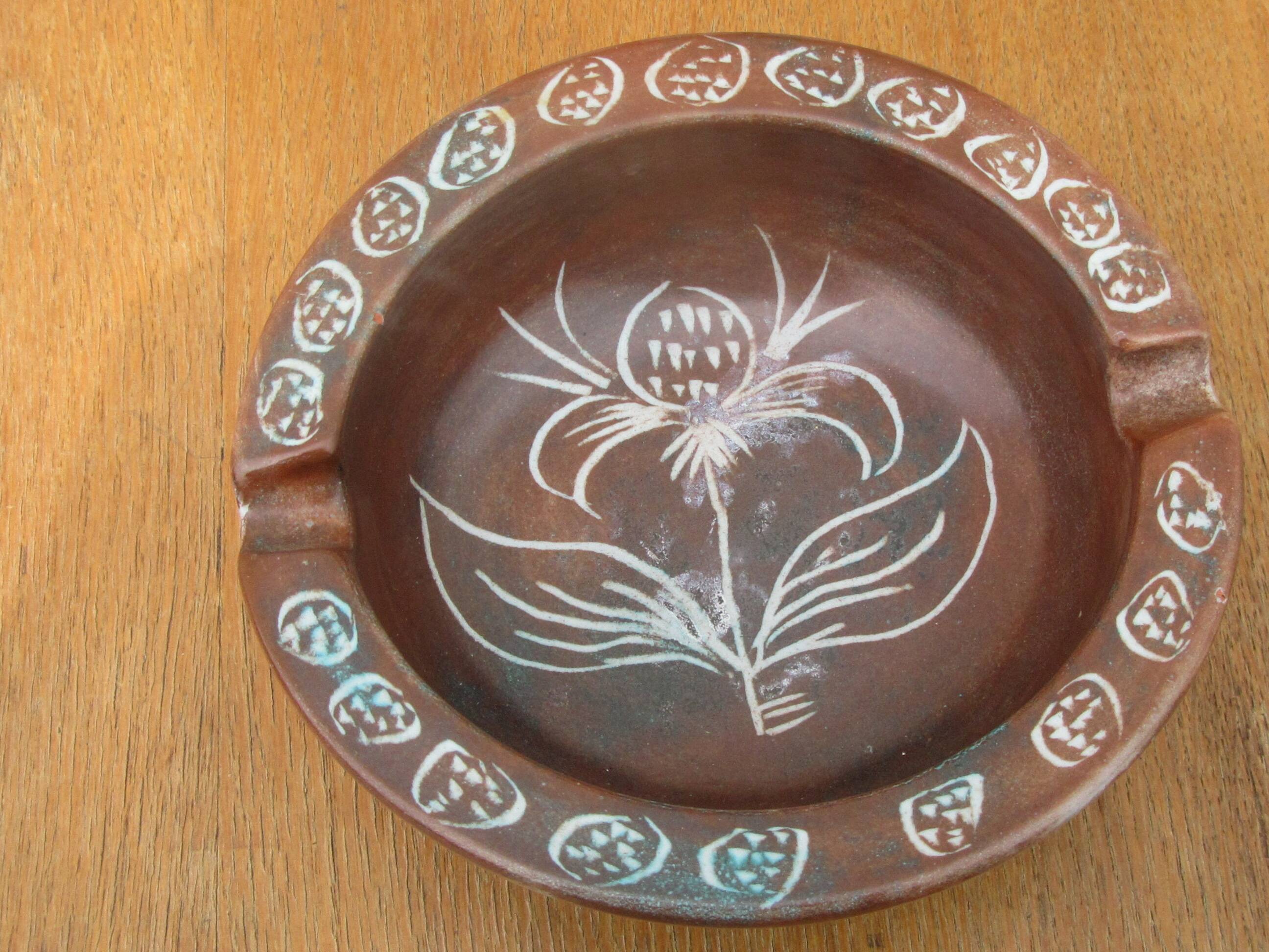 Ceramic ashtray montgolfier yvan roy workshop -