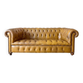 Chesterfield vintage leather - a statement piece