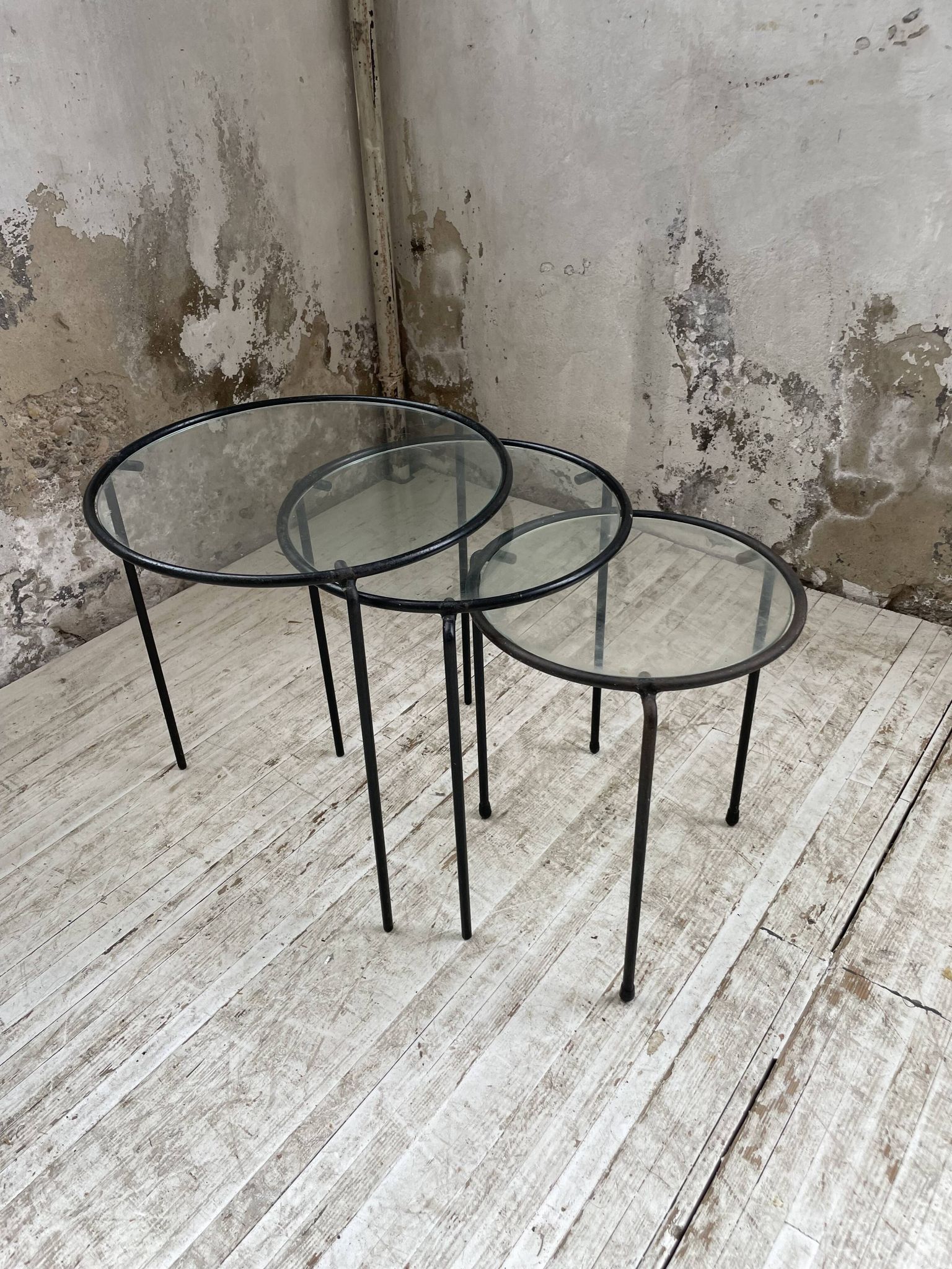 Tables basses gigogne métal et verre années 50