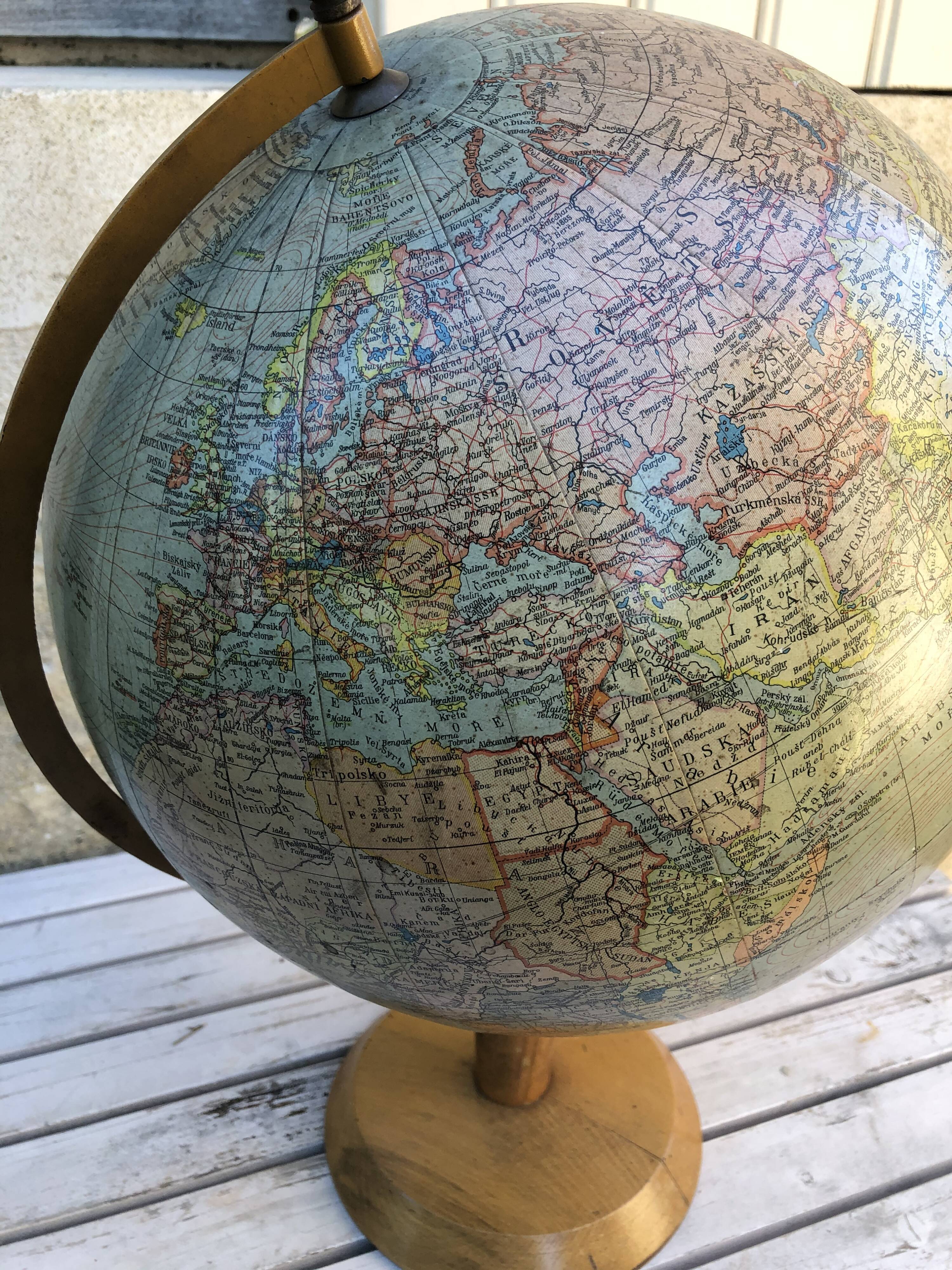 Globe