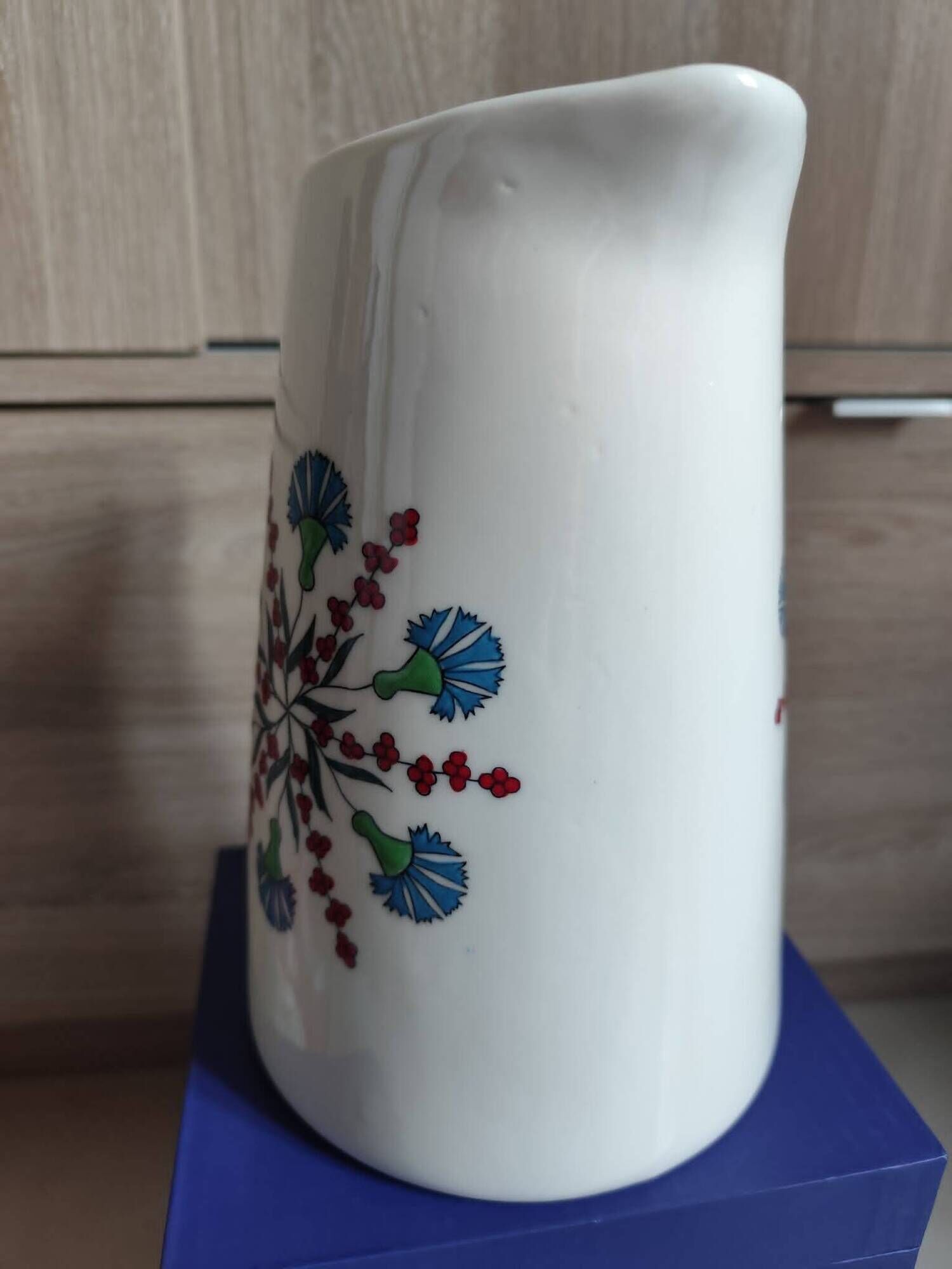 Jug in genuine Limoges porcelain "Maison Manoï"