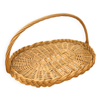 Natural wicker presentation basket