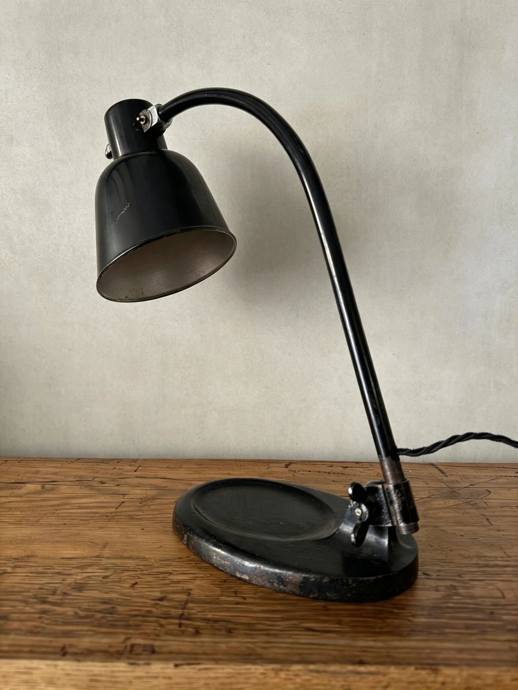 1930s bur, bunte & remmler model matador 2768 table lamp