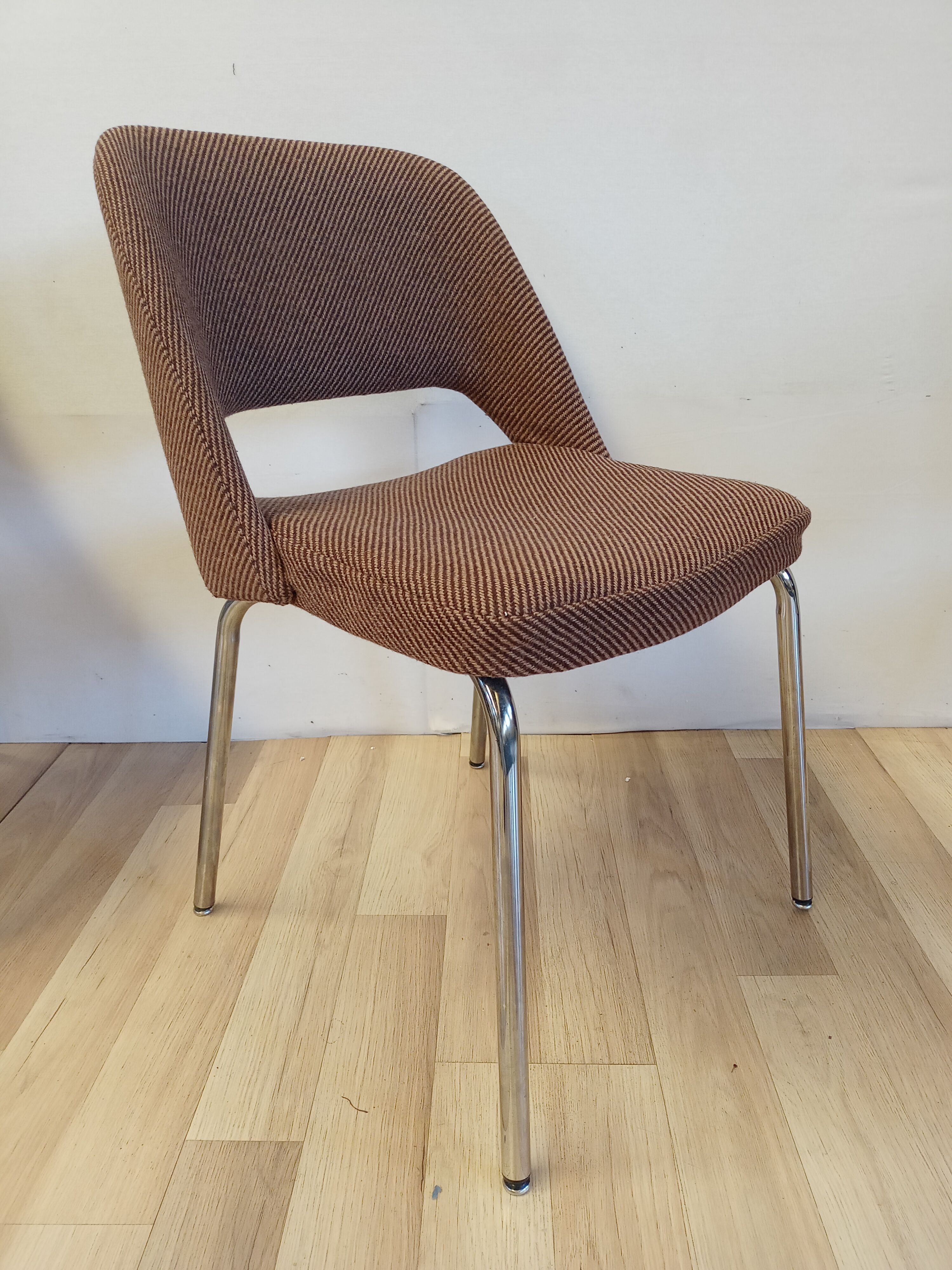 chairs "barrel" design of the 70s/80s