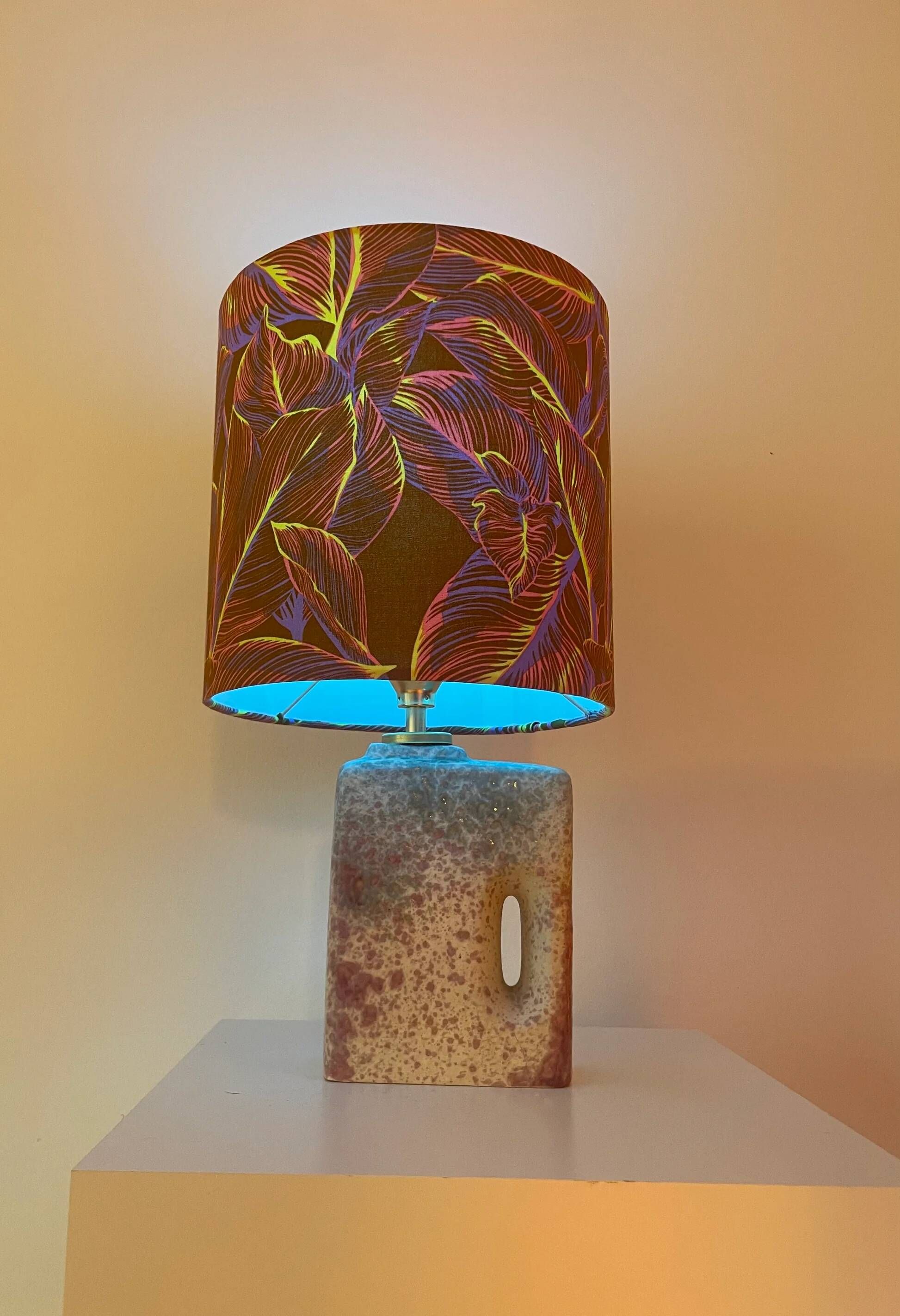 Übelacker table lamp - Battery lamp on a vase fireplace with botanical shade | 42 cm