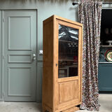 Small Parisian Art Deco showcase