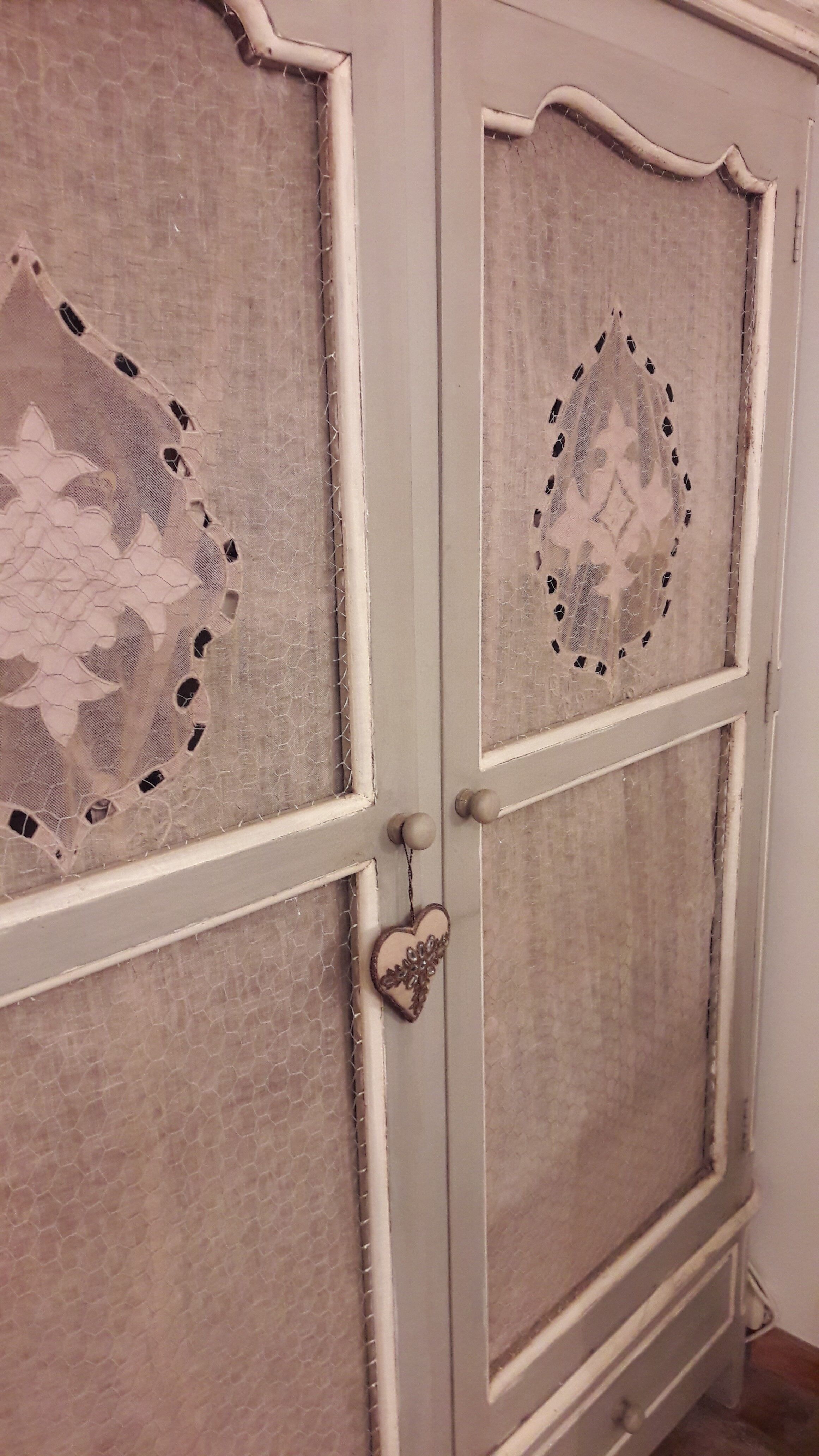 Shabby chic style wardrobe Patine grey