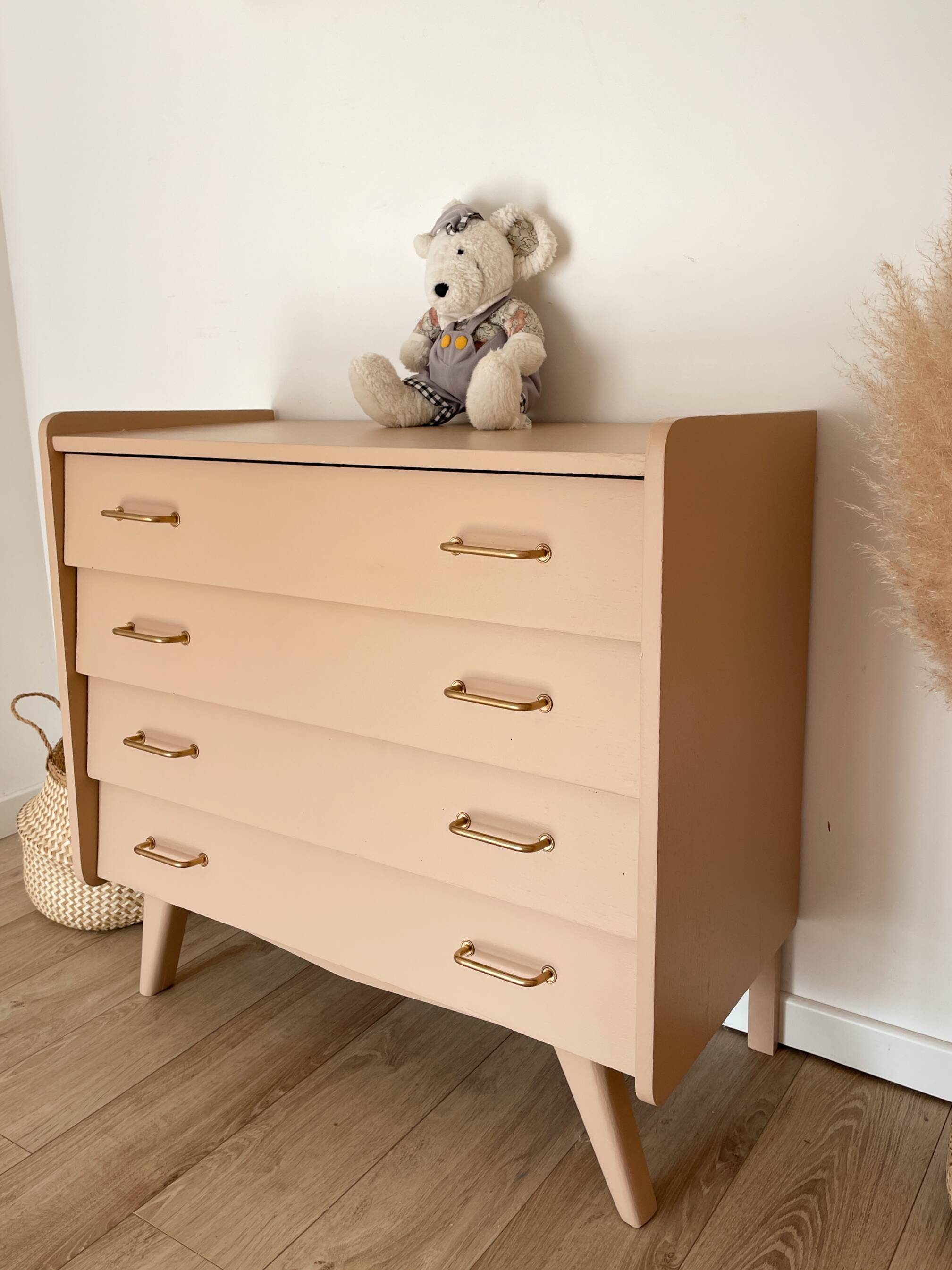 Commode vintage beige rosé