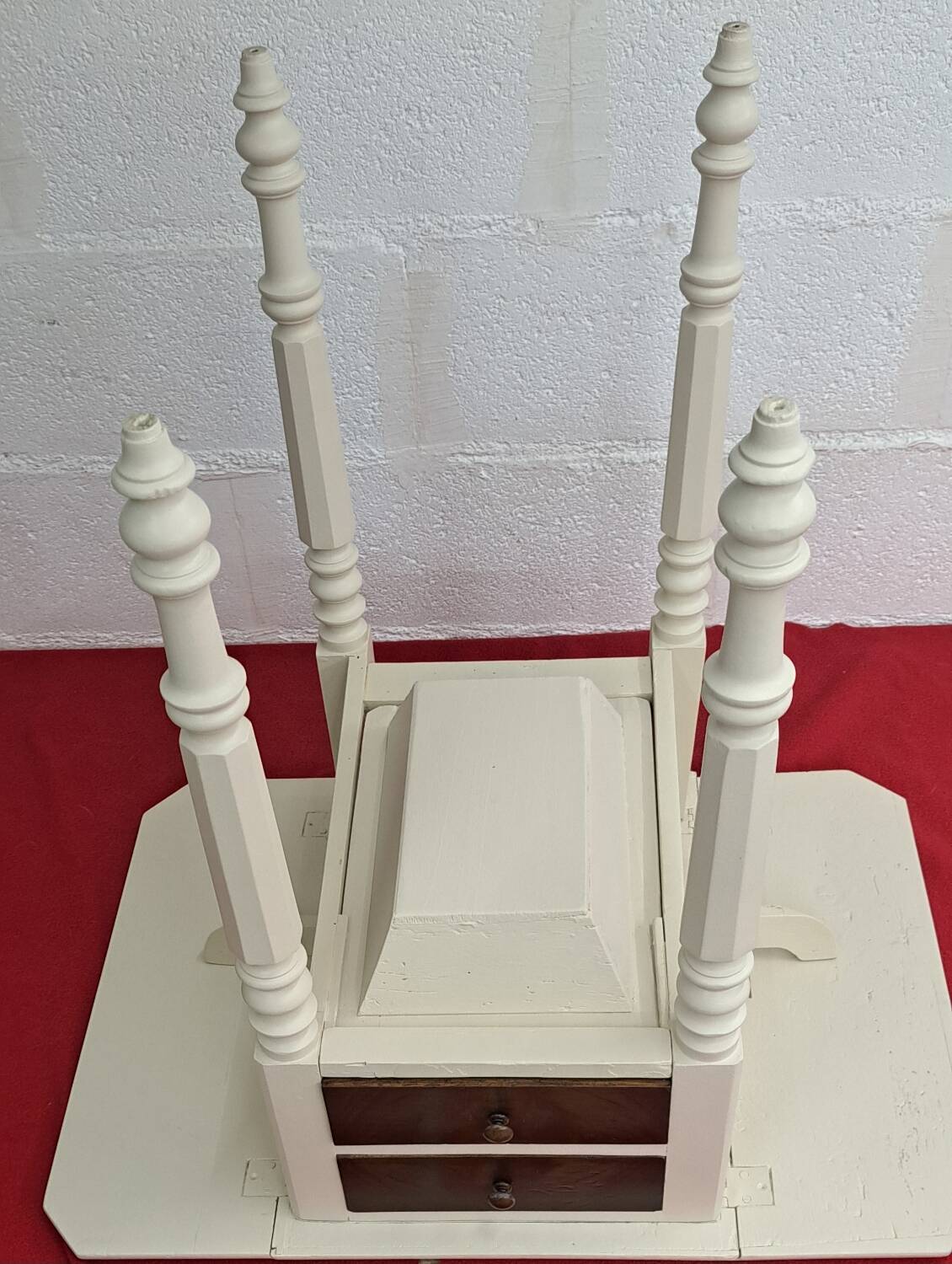 Table/nightstand/console