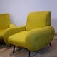 Paire de fauteuils bas style années 60–70