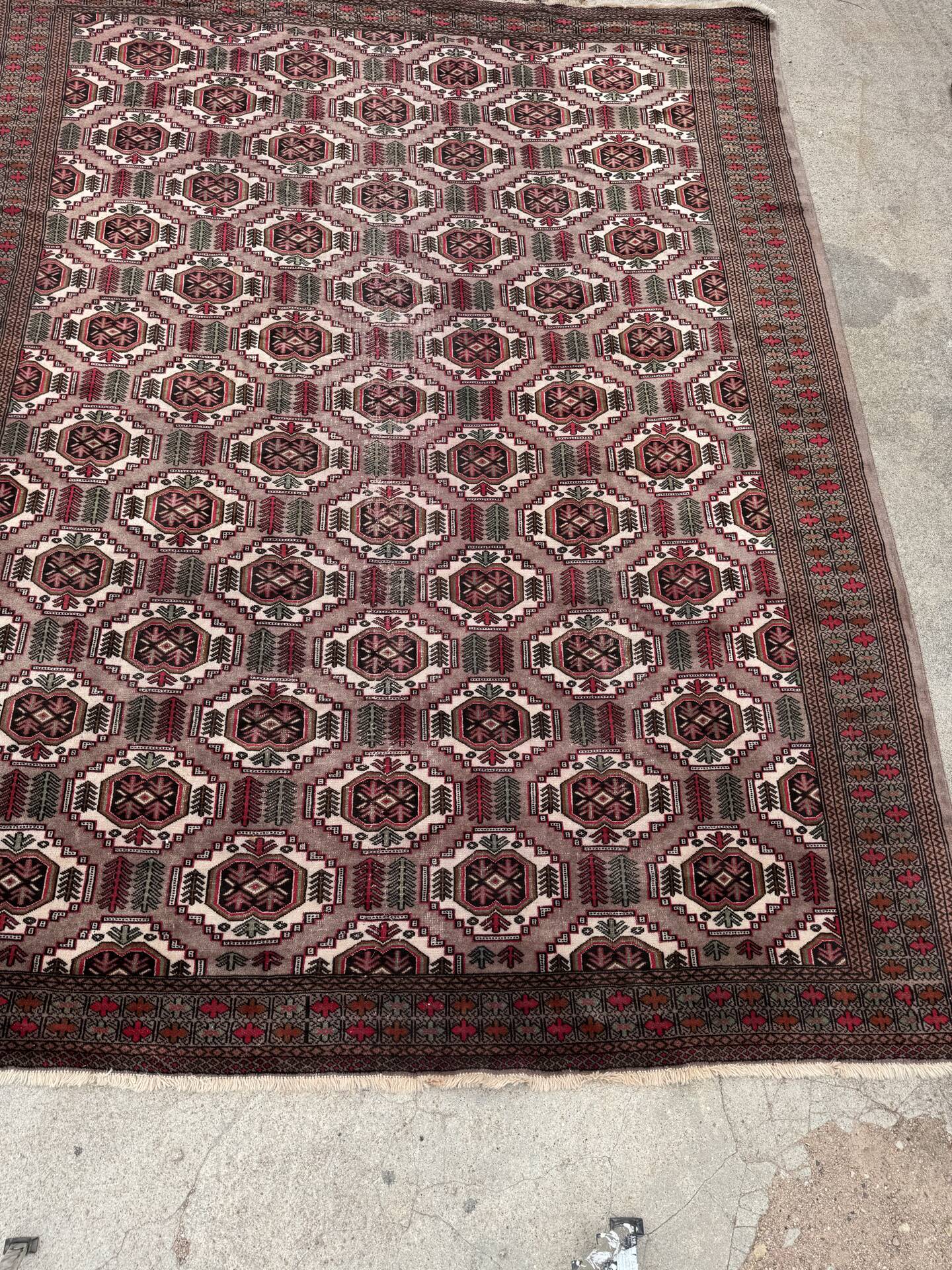 Large antique Bukhara carpet (300X375cm)