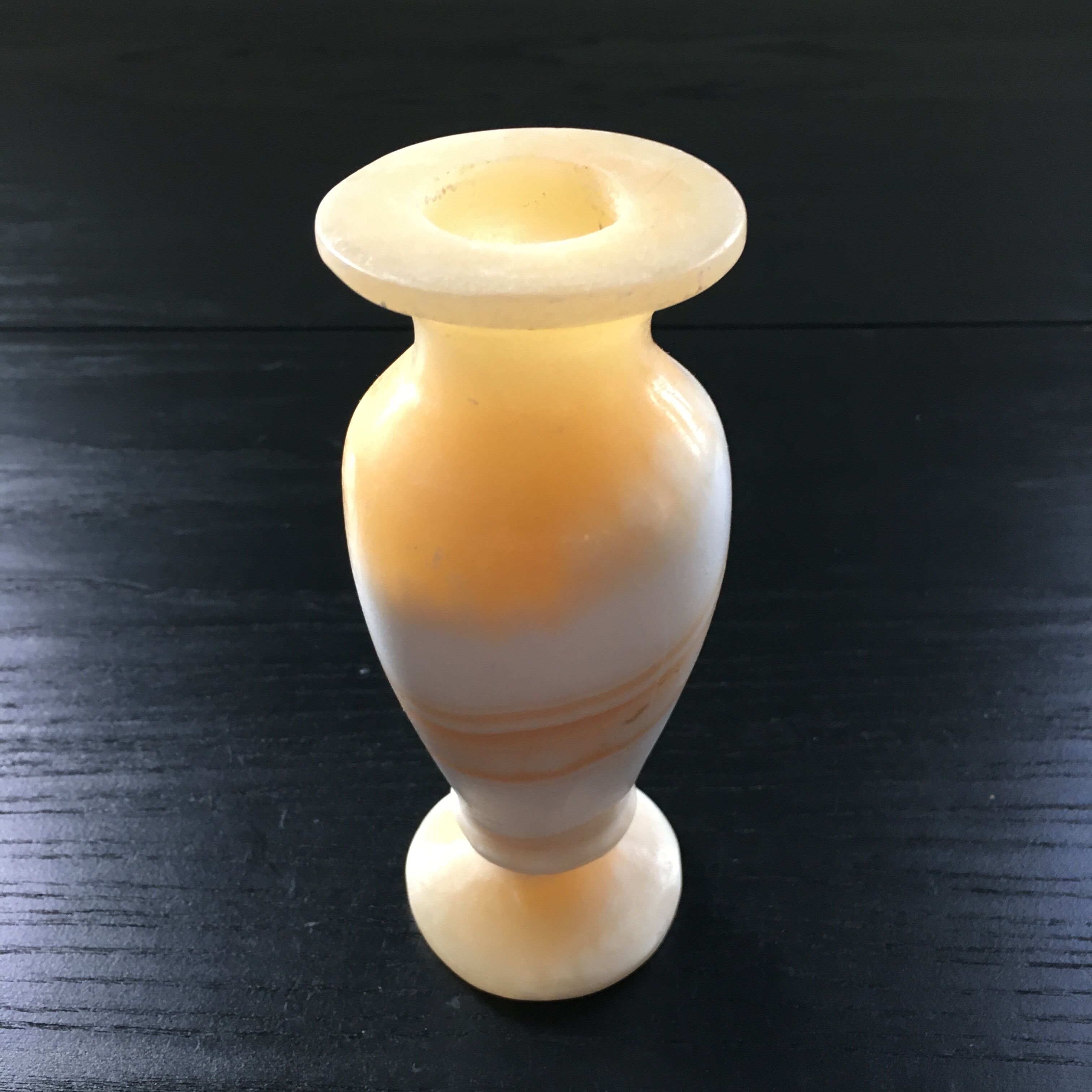 Two-tone marble candle holder