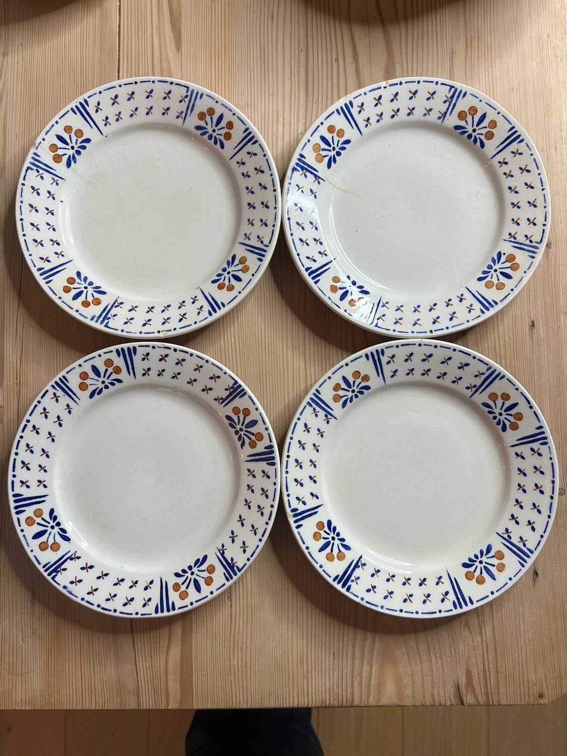 Lot de 4 assiettes GIEN