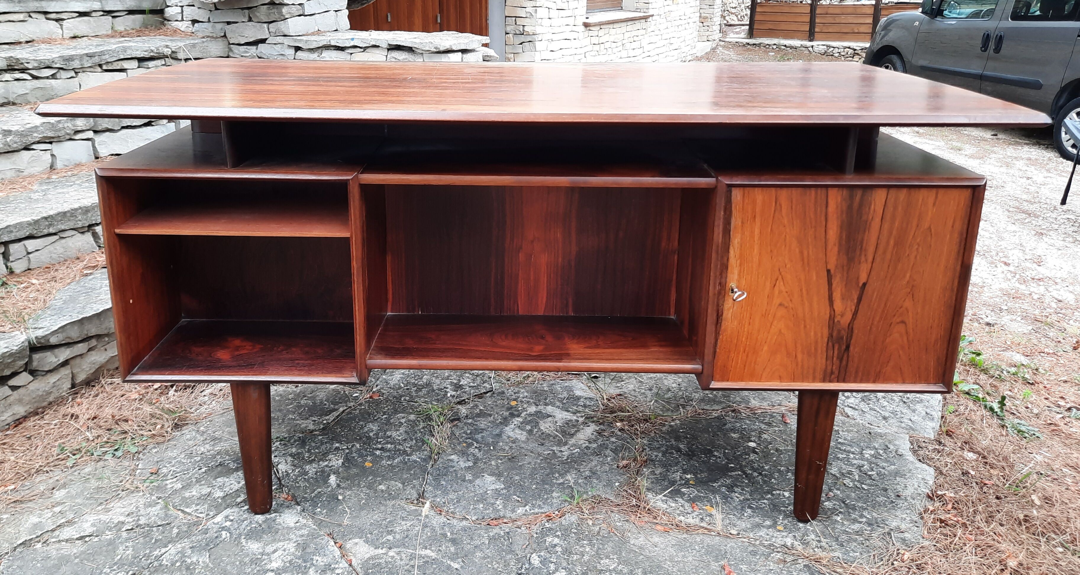 Danish desk