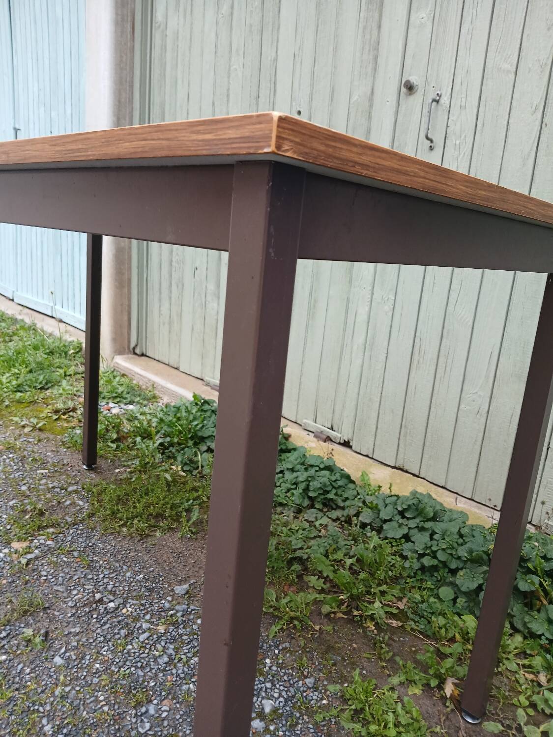 Table ancienne en formica et métal