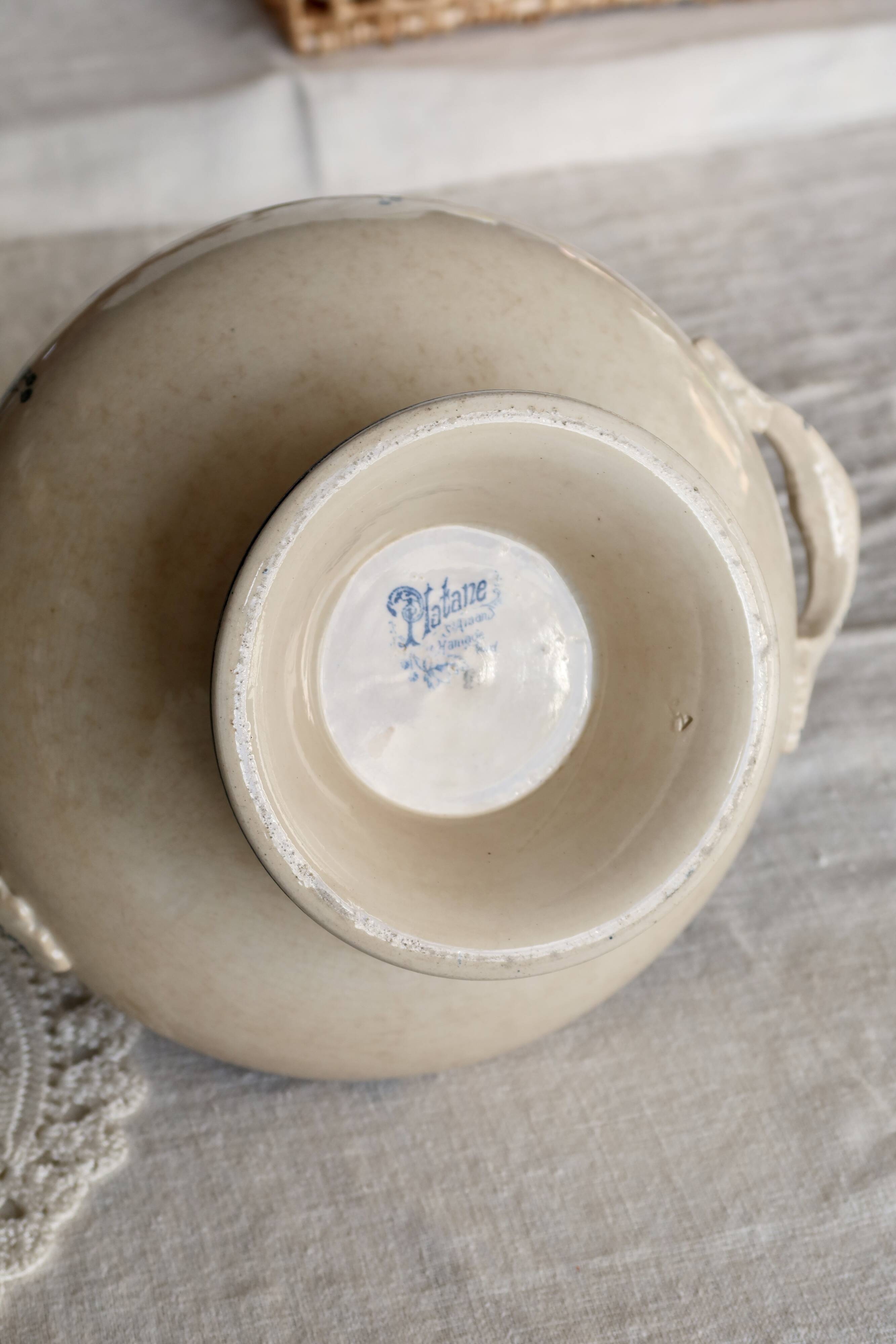 Vintage soup tureen, ironstone, Saint Amand Hamage Nord, Platane blue model.