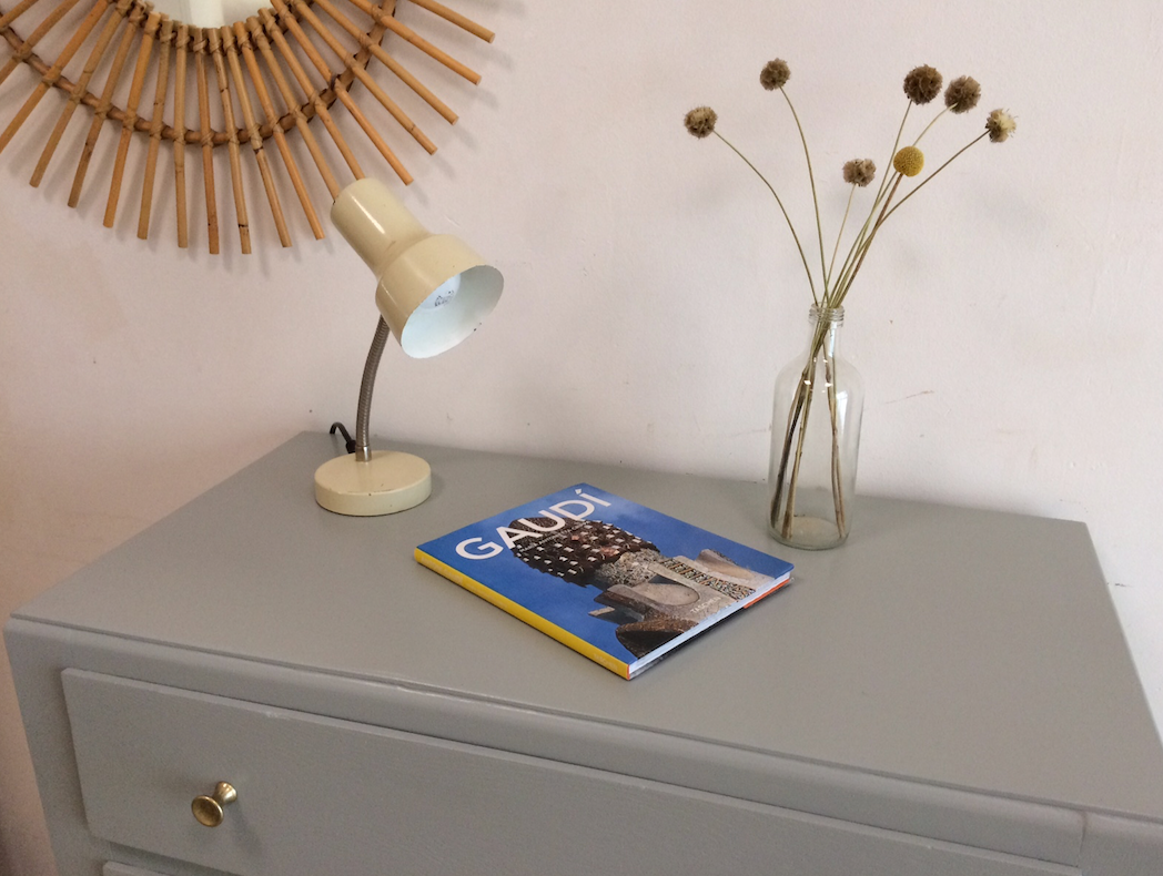 Commode vintage gris safran