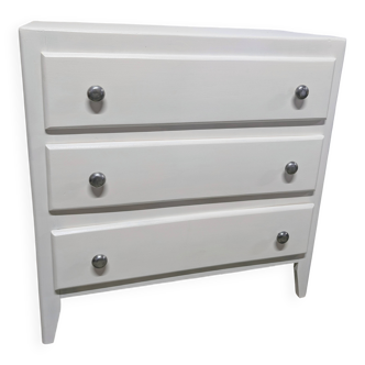 White vintage chest of drawers