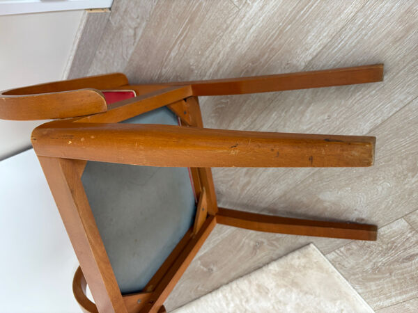 Fauteuil bridge en bois courbé et vinyle rouge, 1950