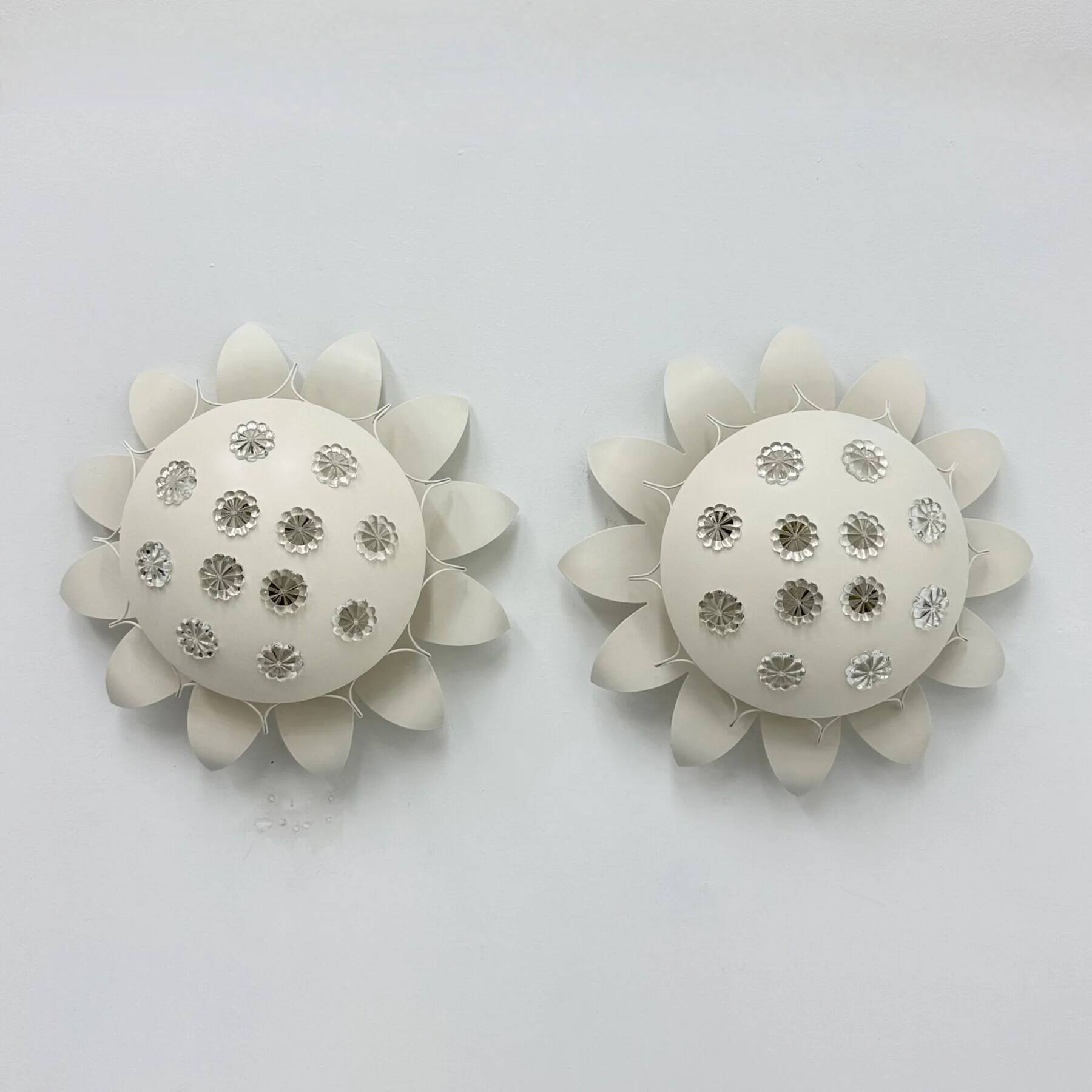 Set of 2 Emil Stejnar wall lamps with flower crystals, 1950s Vienna