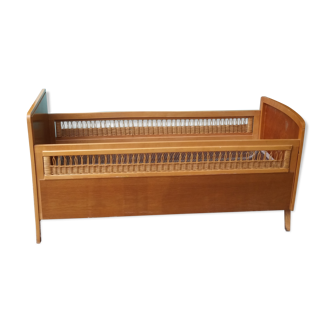 Wood and rattan baby/children bed