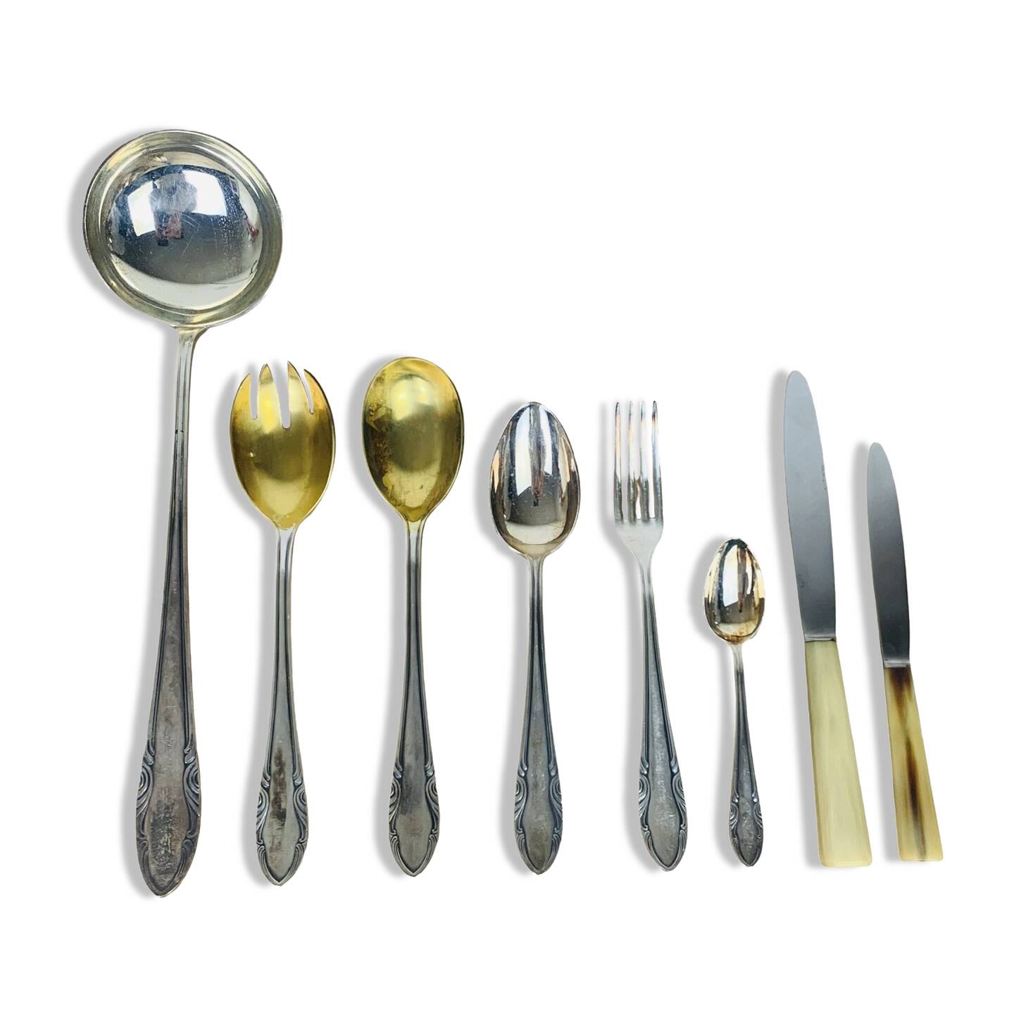 Deetjen silver metal cutlery set 39 pieces and 24 stainless steel knives