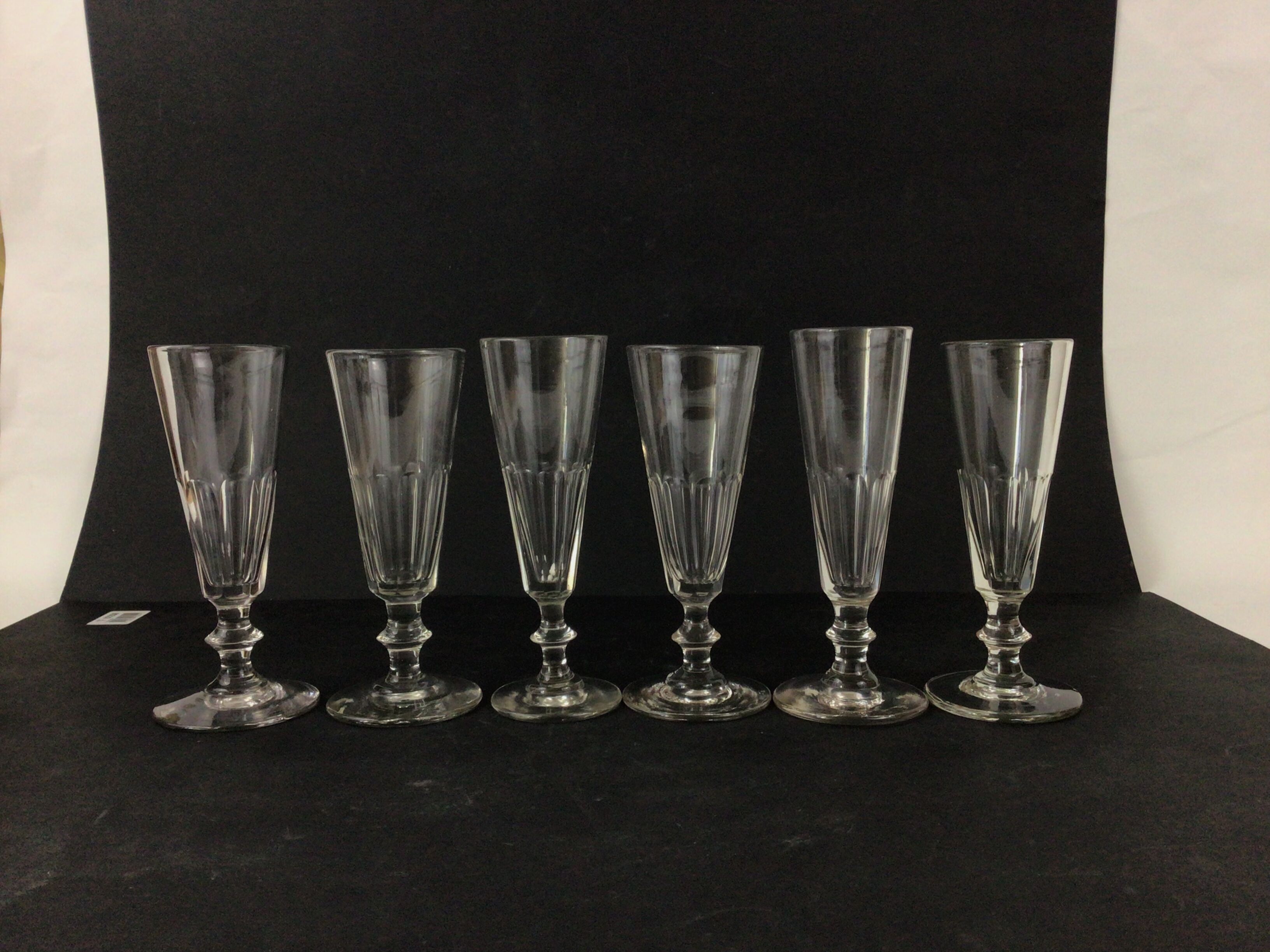Suite of 6 champagne flutes in old glass