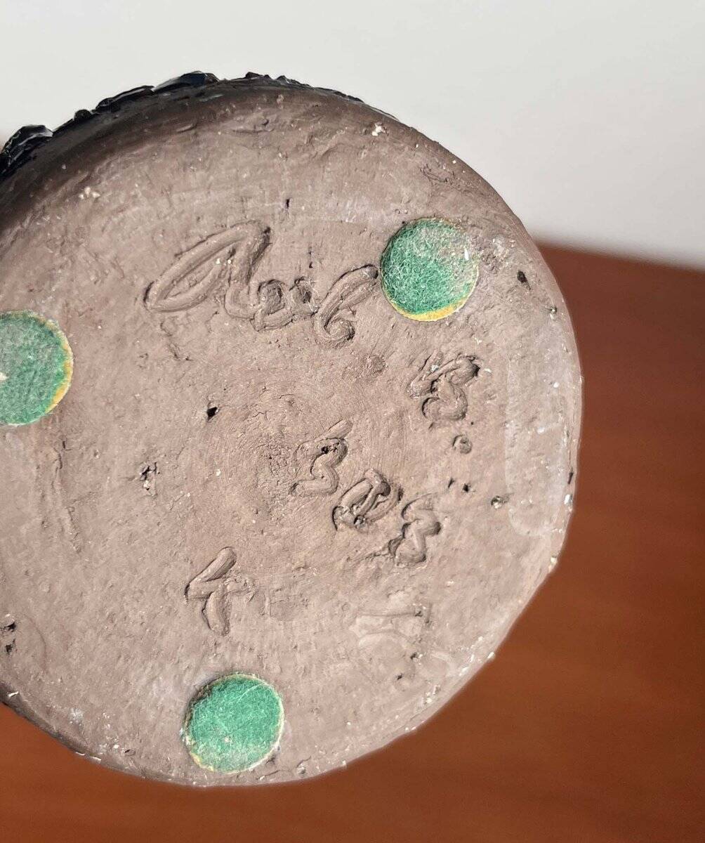 Danish studio pottery bowl from the mid-century by Robert Rob Bentsen, 1960s.