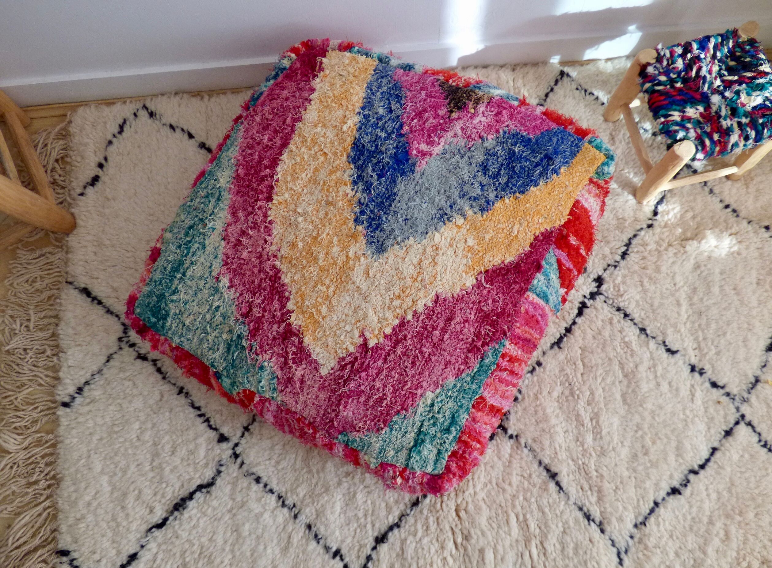Pouf berbère bouchérouite tissé à la main