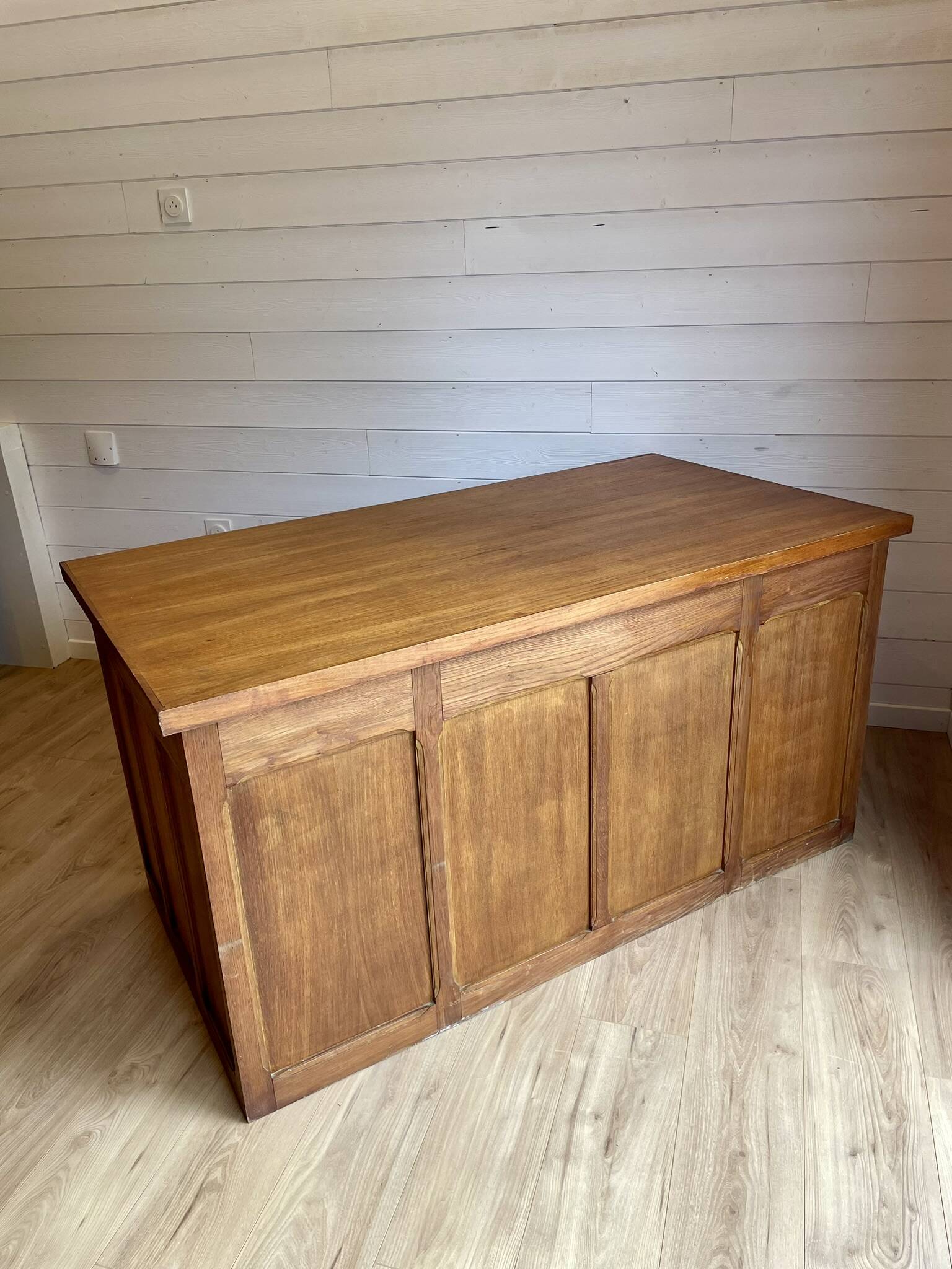 Bureau de ministre vintage double caisson en chêne – Milieu de pièce