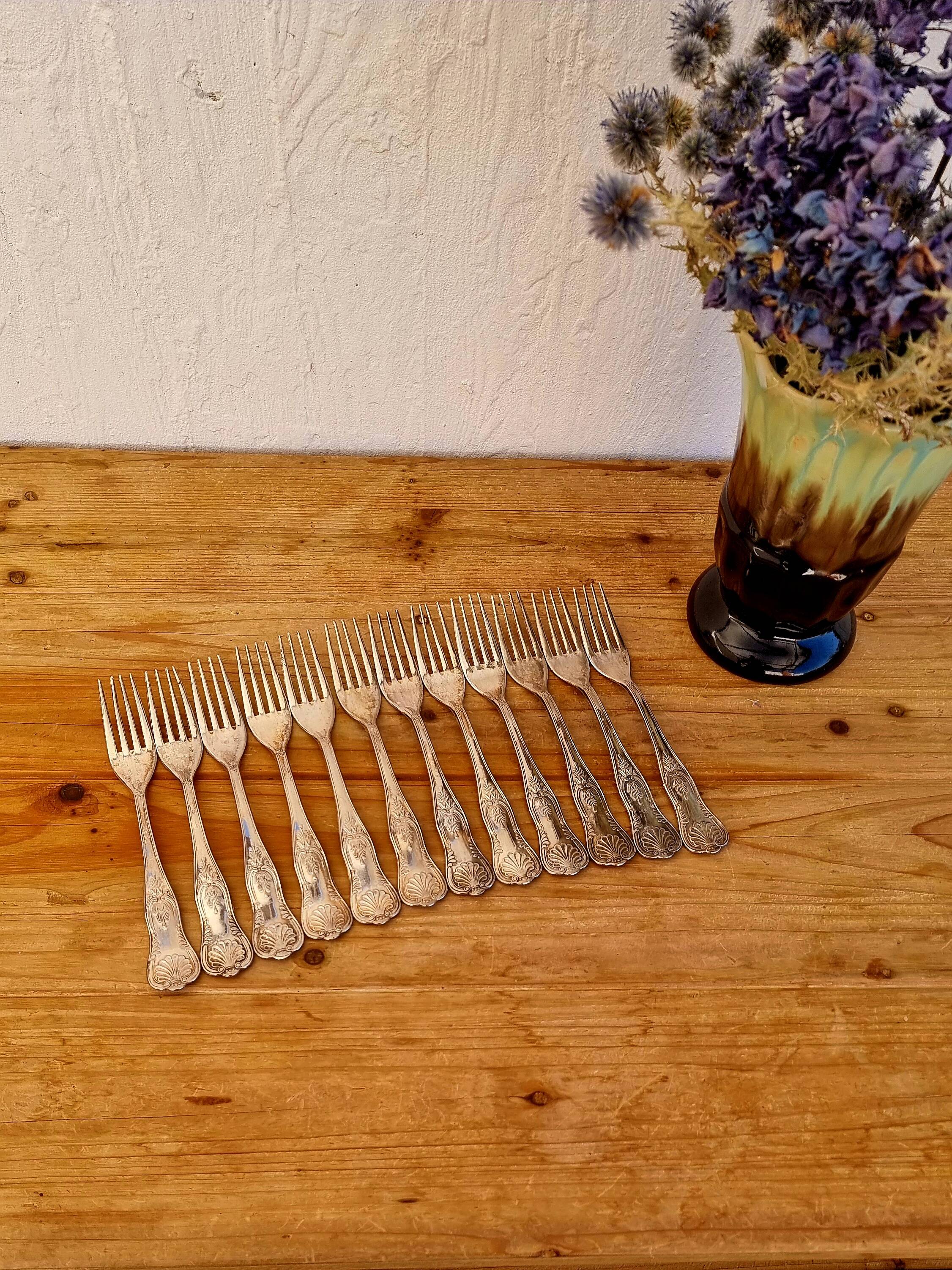 Set of 12 vintage rockery style forks