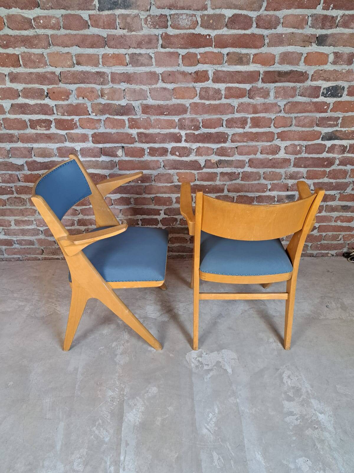 Pair of "V" armchairs by Casala 1950