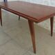 Table extensible pieds compas année 50 rallonges non fournis en bois de teck–Très bon état